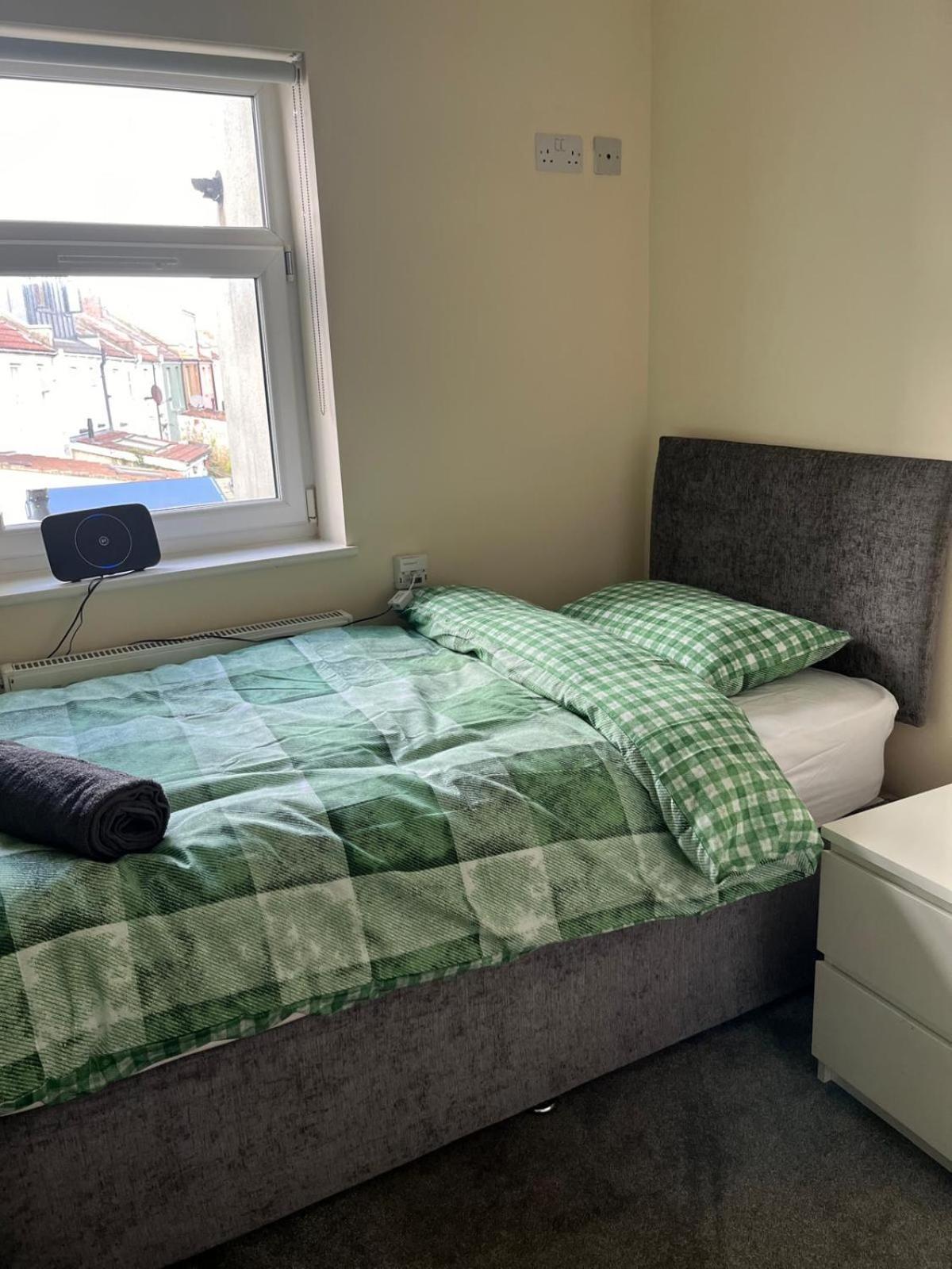 Апартаменты Short Term Lets From £15 Per Person Per Night Бристоль Экстерьер фото
